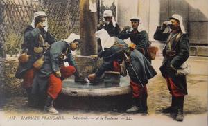 Fotografía colorizada del ejército francés en una fuente