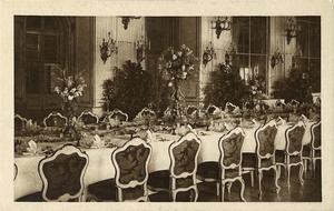 Schloss Schönbrunn: Mesa de la Corte