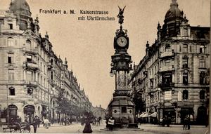 Intersección calle Kaiser con torre de reloj
