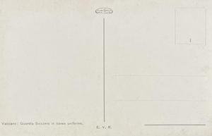 Guardia suizo en uniforme bajo — back