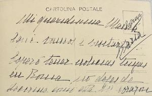 Señoras posando con palomas — back